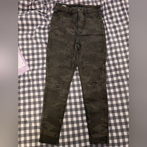 American eagle camo jeans